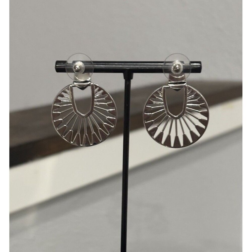 Kendra Scott Silver Fan Earrings - Picture 4 of 4